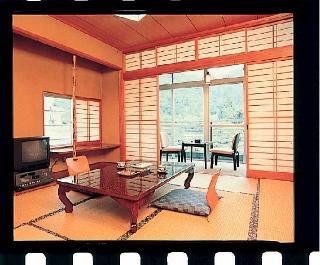 Izumiya Ryokan Uonuma Buitenkant foto
